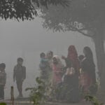 لاہور آلودگی کی لپیٹ میں بچوں اور بزرگوں کے لیے صورتحال انتہائی خطرناک