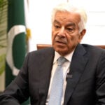 اگر مذاکرات طے نہیں پاتے تو ہماری اور افغانستان کی کُھلی جنگ ہے، خواجہ آصف