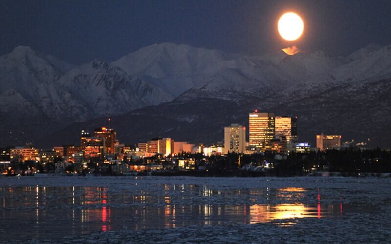 الاسکا کی بستی اتقیاگوِک 64 روزہ قطبی اندھیرے میں داخل