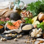 صحت مند اور طویل زندگی کیلئے ماہرین کی تجویز کردہ 8 بہترین غذائیں