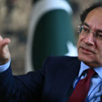 حکومت کا کام روزگار فراہم کرنا نہیں، ملکی سوچ بدلنا ہوگی: وزیرِ خزانہ