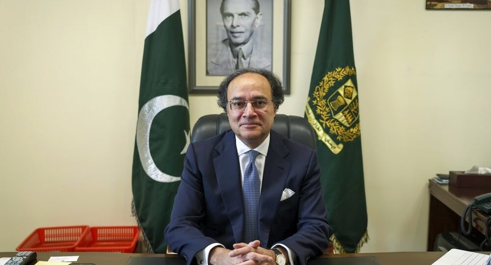 کرپشن کے باعث سرکاری اداروں میں سالانہ ایک ہزار ارب روپے ضائع ہوتے رہے، وزیر خزانہ